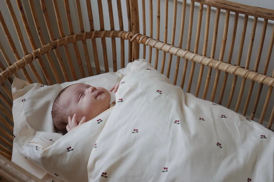Konges Sløjd Sengeudstyr|baby sengesæt 70x100 - cherry