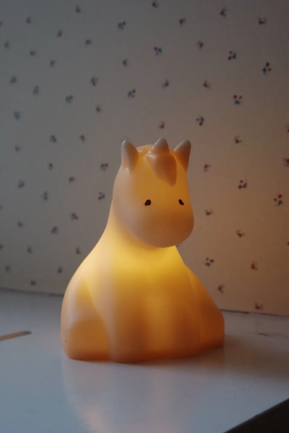 Konges Sløjd Børneværelse|unicorn lampe - shell